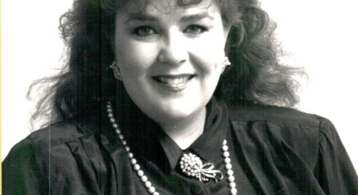 President 1992-1993: Holly Money-Collins, AIFD